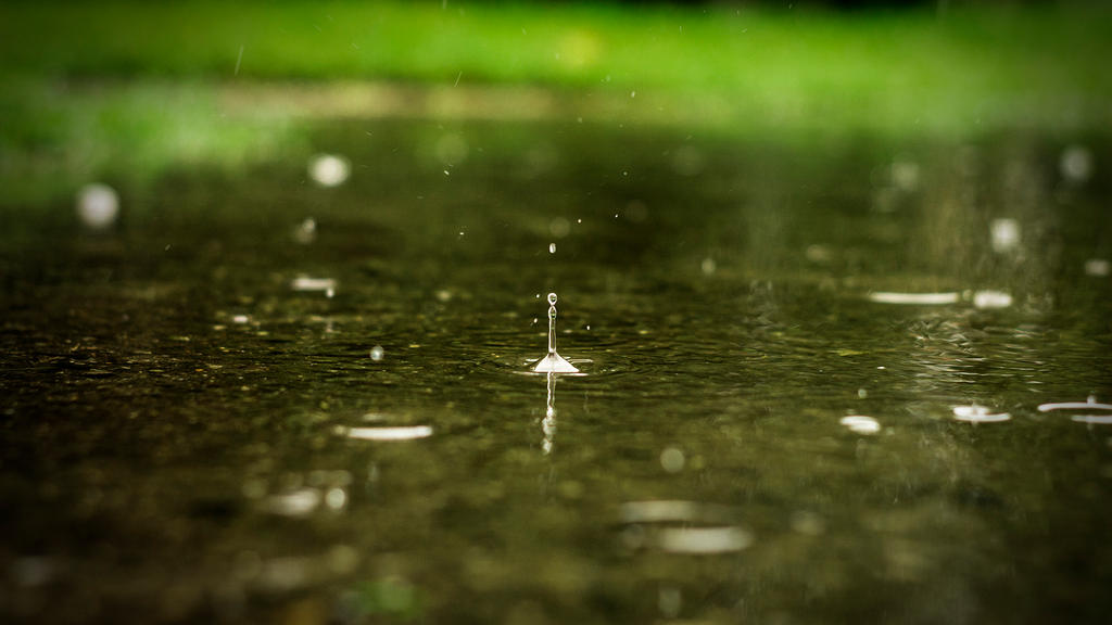 rain_drop_by_sadypisten-db9dz4m.jpg